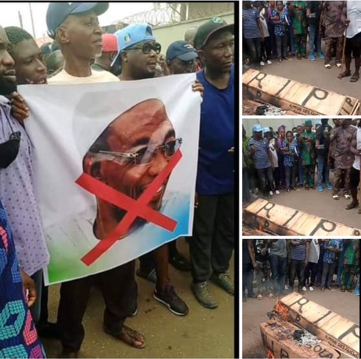 END OF THE ROAD! POLITICS: Youths Burn Aregbesola’s Coffin & Pictures In Lagos State