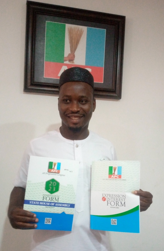 OGUN 2023: Jubilations As Prince Adewale Oluwaseun Adeshina (a.k.a – FeelingCool) Picks Up APC Nomination Forms To Contest For Ogun State House Of Assembly, Ijebu North Constituency II