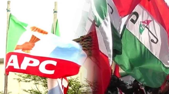 POLITICS: Drama As PDP Banner Causes Stir At Akpabio’s APC Presidential Declaration