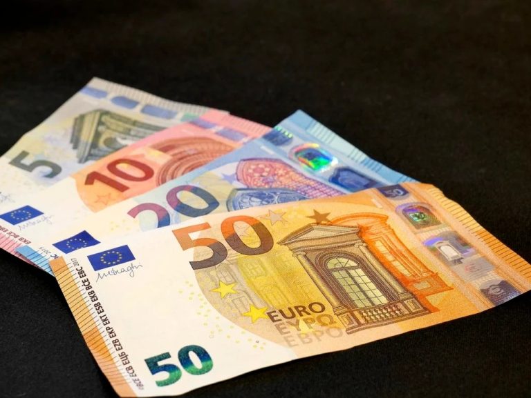 RECORD BROKEN! EXCHANGE RATE: US Dollar Equals Euro For The First Time In 20 Years