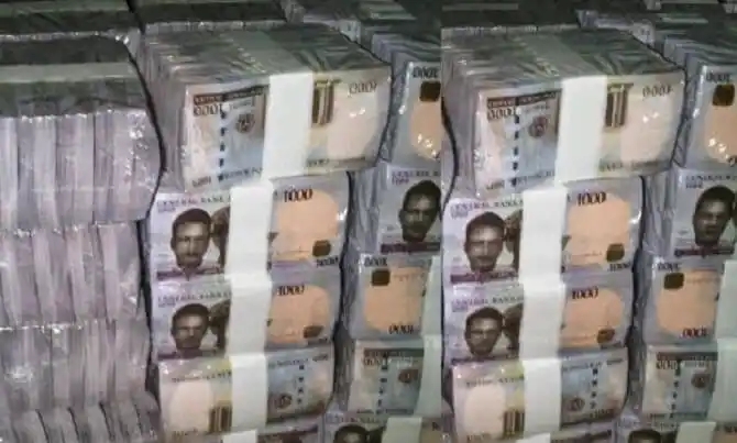 LET’S IMAGINE!!! Someone Gives You 10million Naira To Keep For Him Without Telling Anyone And He Dies The Third Day – Is It A Goodnews Or Badnews, Will You Returns The Money To His Family?