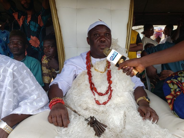 SAGAMU TRADITIONAL FESTIVAL: Excitement As Ijoku Community Ends 2022 Agemo Fiesta In Peaceful Grand Style, As Onire Deity Walks Along Market Square To Onijoku Palace While Indigenes And Residents Of Ijoku Trolls Out En-Mass For Prayers, As Youths Turns Festival To Carnival To Celebrates An End Of 18 Years Record Without The Festival Performance