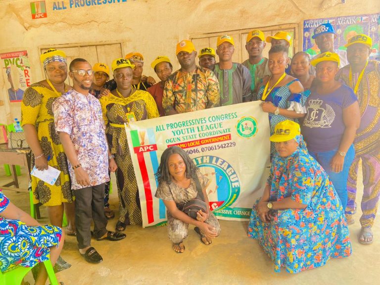 POLITICS: Sagamu APC Youth League Holds General Meeting With Large Turn Out Of Youths, As State Executives Paid Guest Visit To The Meeting