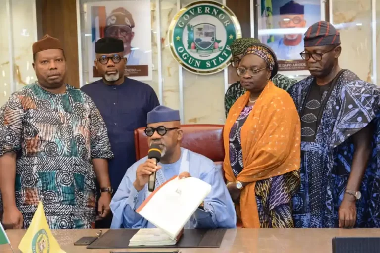 POLITICS: Ogun Deputy Chief Of Staff Led Prayer Session, As Governor Dapo Abiodun, Noimot, Talabi, And Others Go Spiritual Ahead Of Final Judgement 