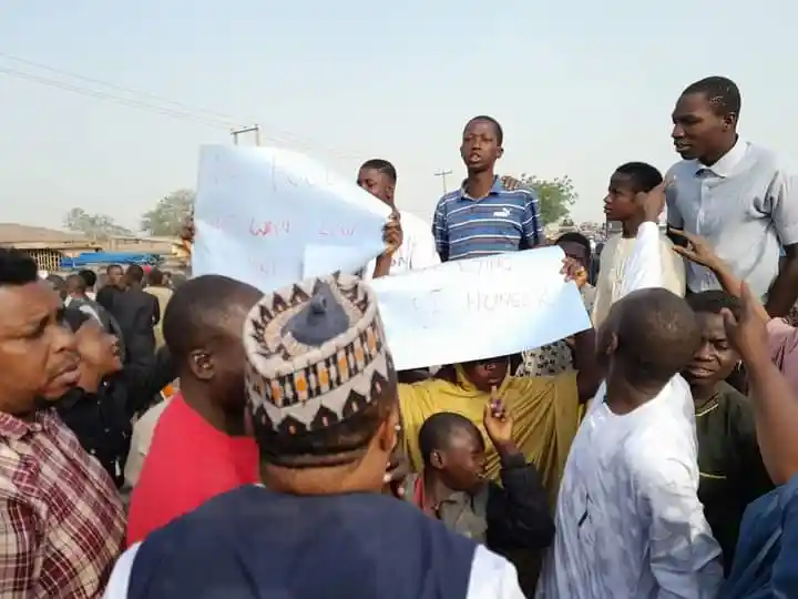 Protests Erupt In Minna Over Too Much Of Hardship, Rising Inflations, Insecurities, And Others 