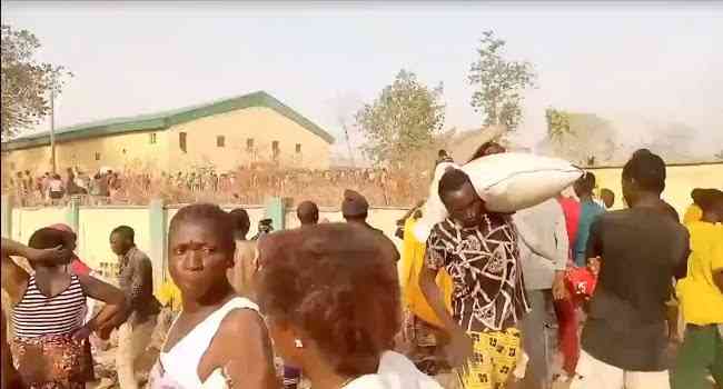 Hardship: Hungry Residents Infade Government Agric Owned Warehouse In Abuja, Cart Away Foodstuffs, Other Valuable Items