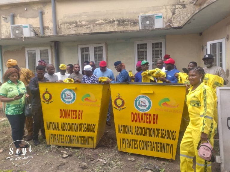 Pyrates Confraternity Condemn Indiscriminate Waste Disposal By Ogun Residents, Donate Environmental Supportive Items To Ogun Government